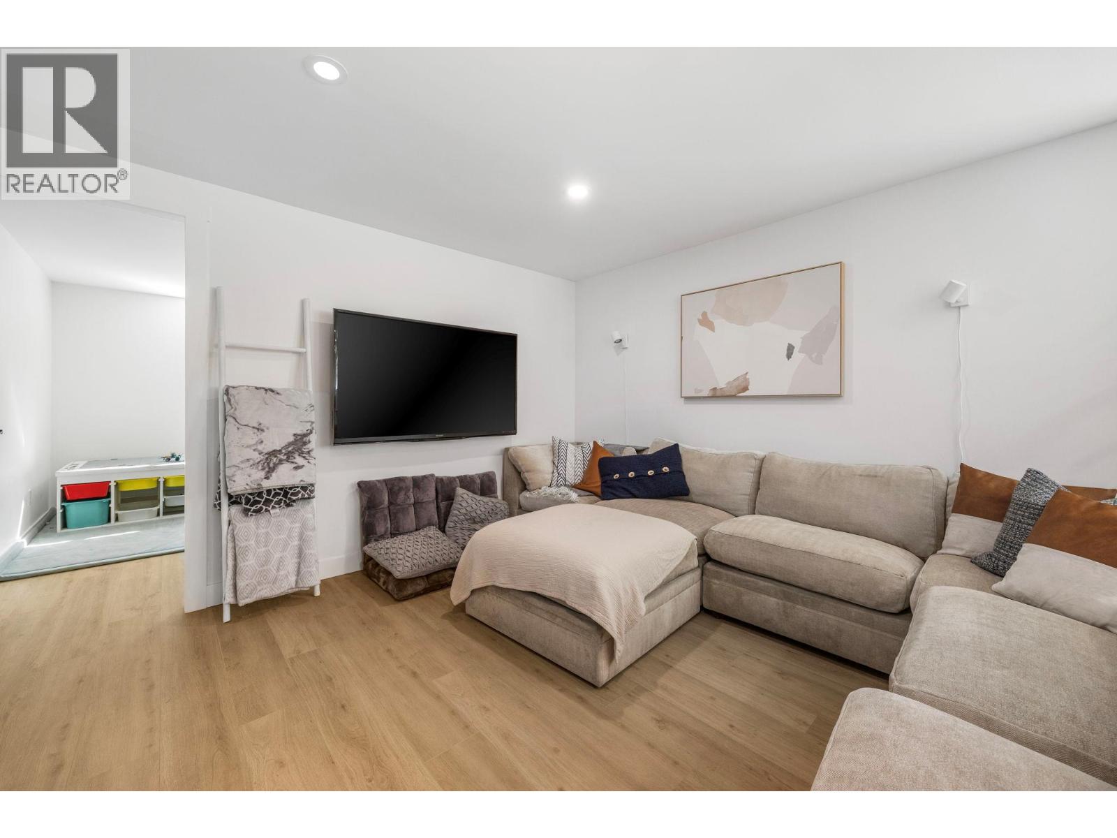  1224 Lawson Avenue, Kelowna