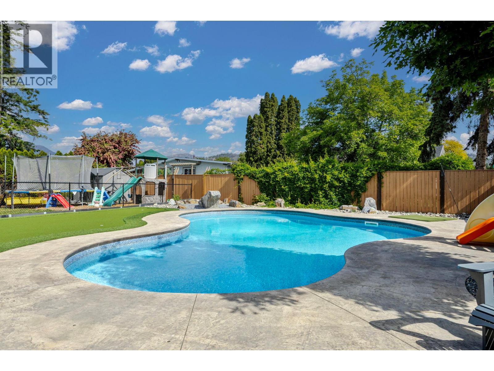  1224 Lawson Avenue, Kelowna