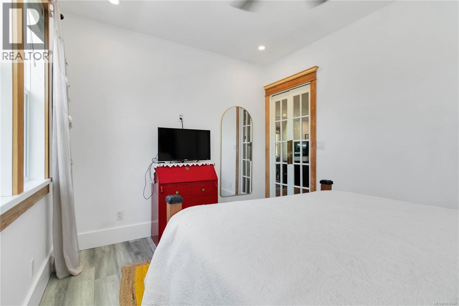  149 Maddock Avenue West, Saanich