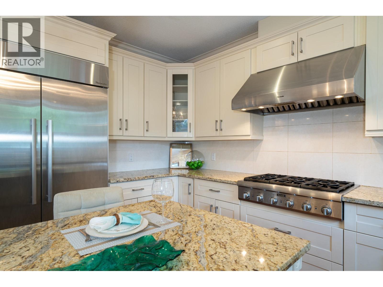 4255 W 15TH AVENUE, Vancouver