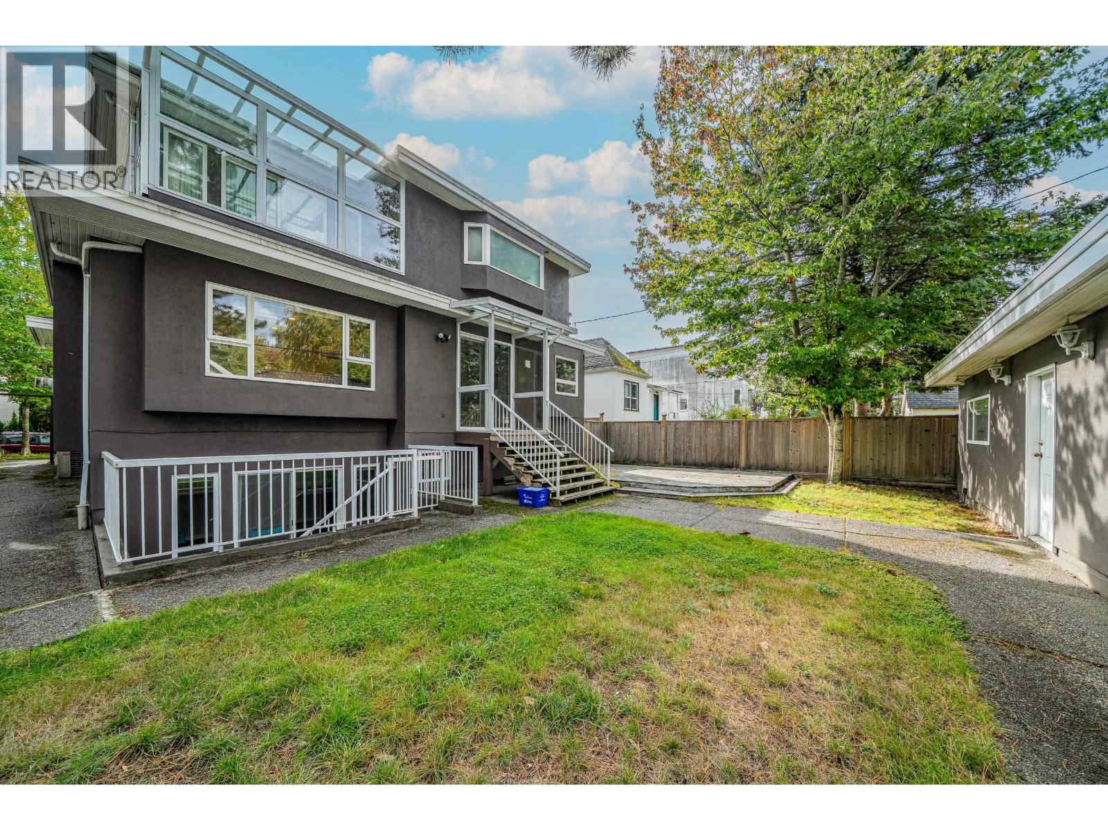 4255 W 15TH AVENUE, Vancouver