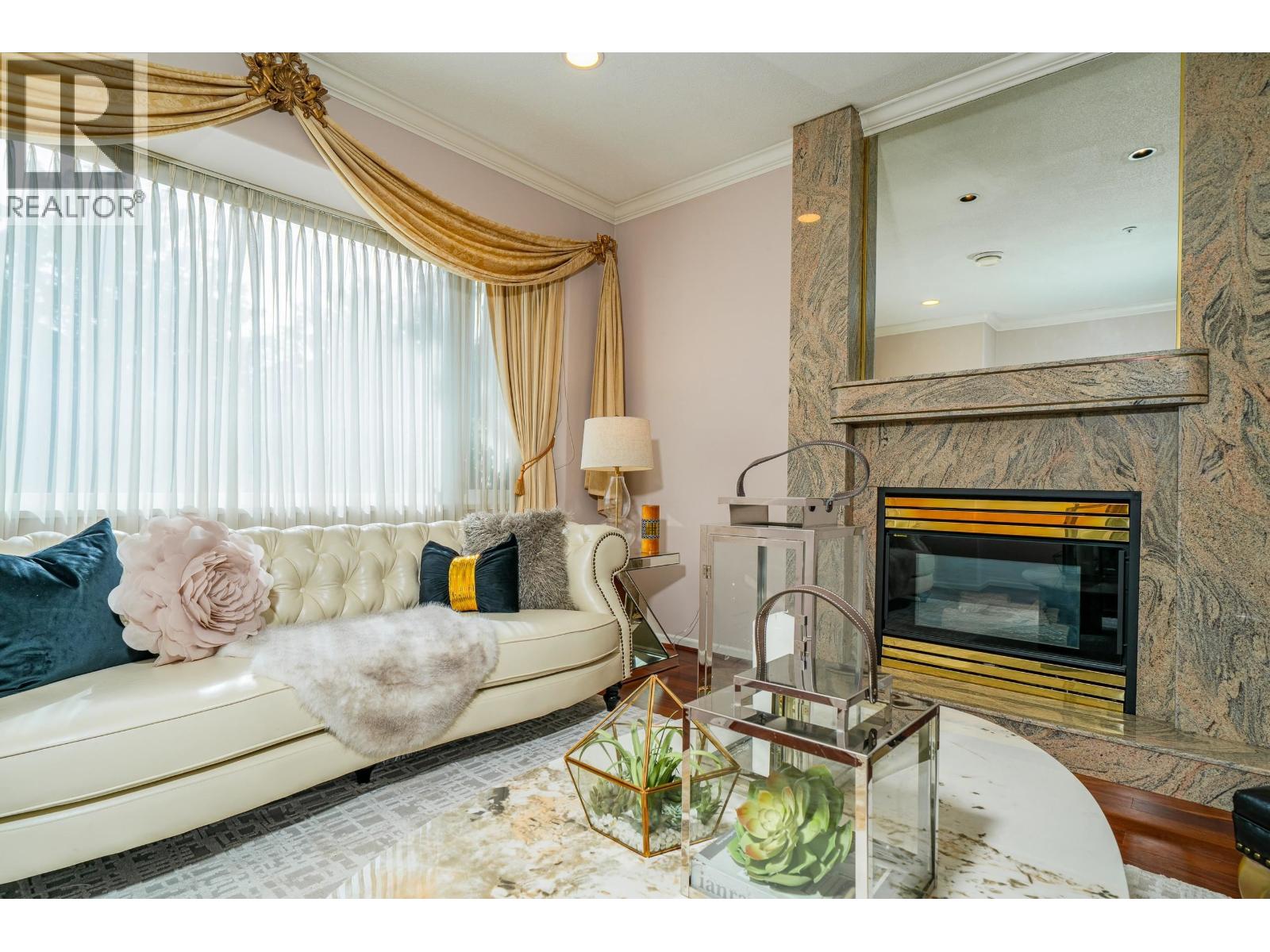 4255 W 15TH AVENUE, Vancouver