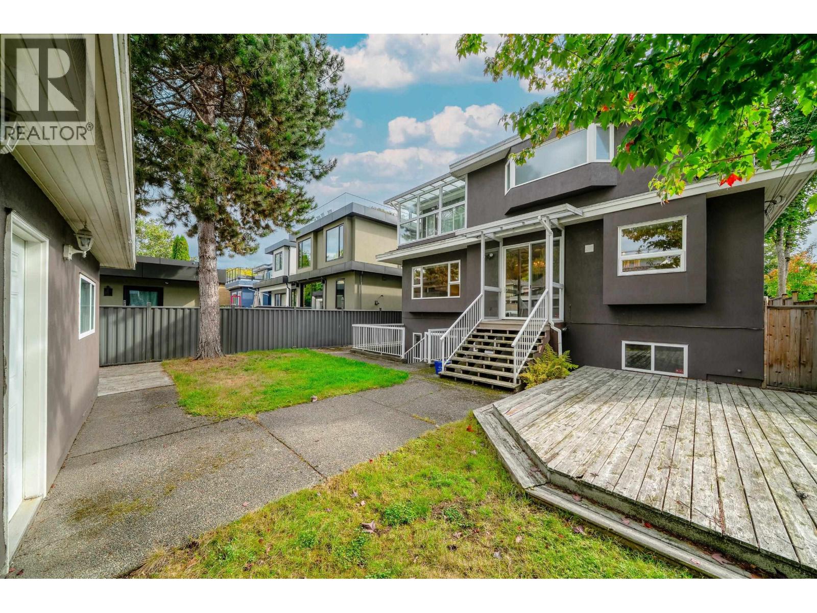 4255 W 15TH AVENUE, Vancouver
