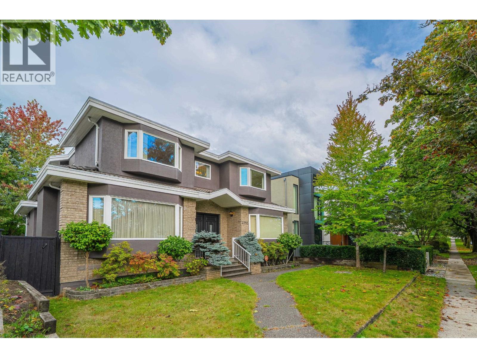 4255 W 15TH AVENUE, Vancouver