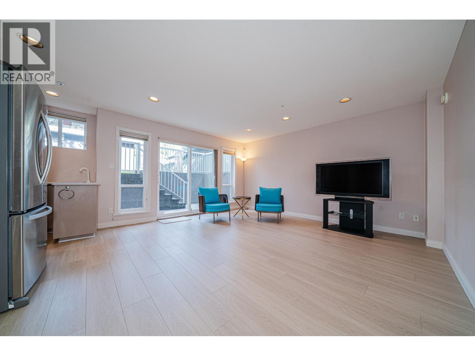 4255 W 15TH AVENUE, Vancouver