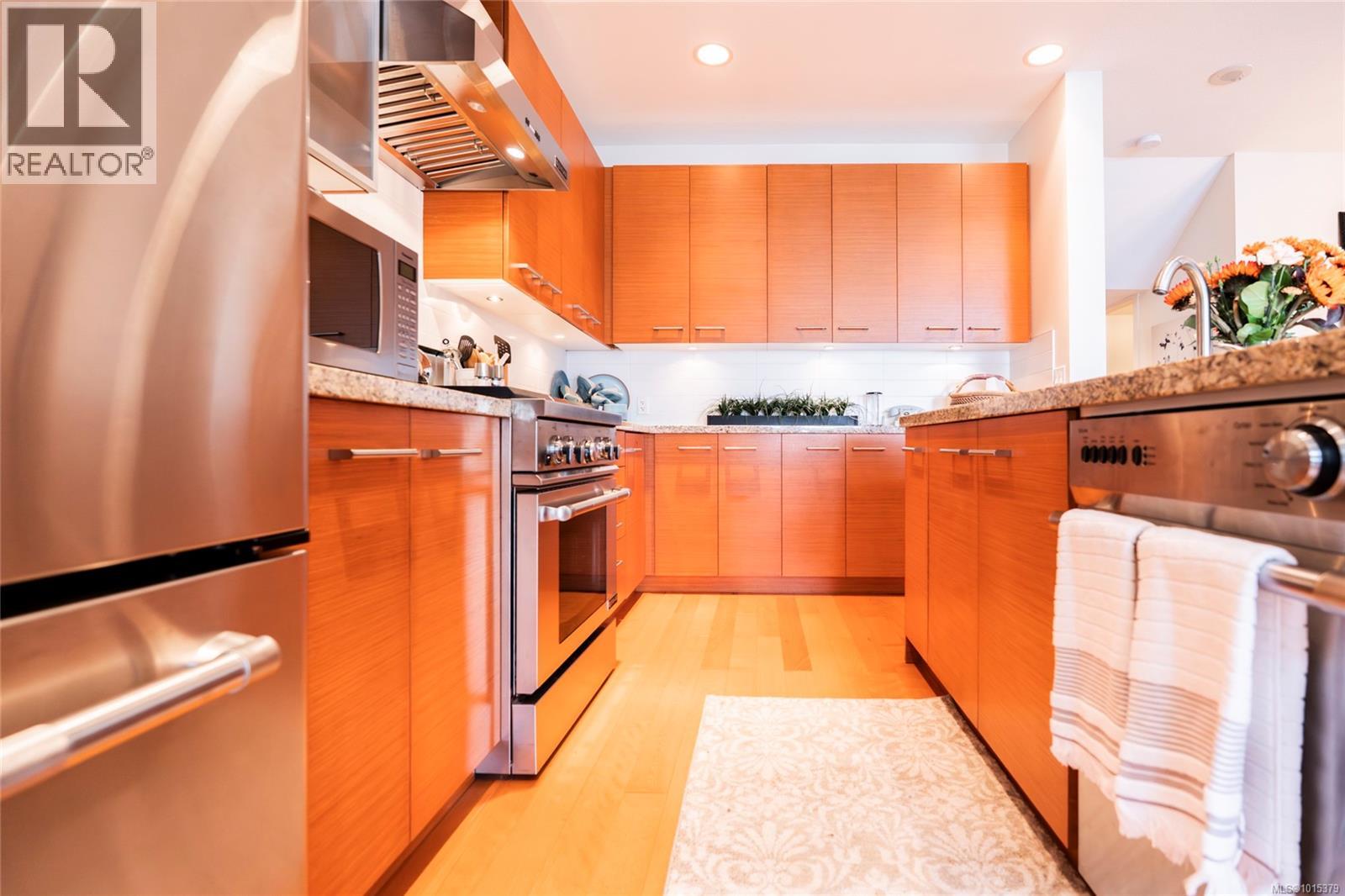 12 38 Front St, Nanaimo