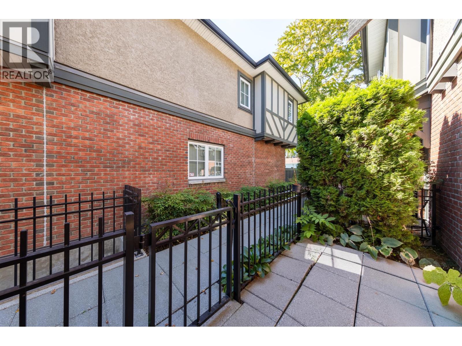 1016 W 45TH AVENUE, Vancouver