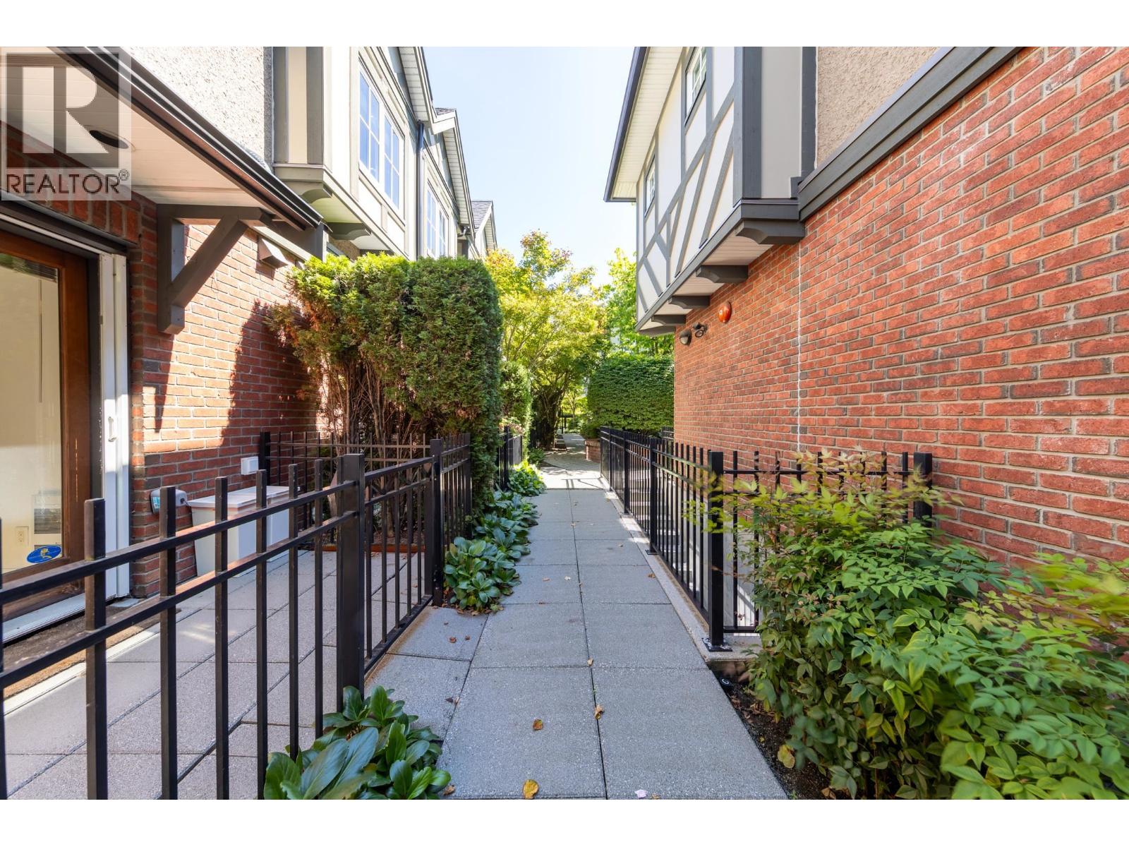 1016 W 45TH AVENUE, Vancouver