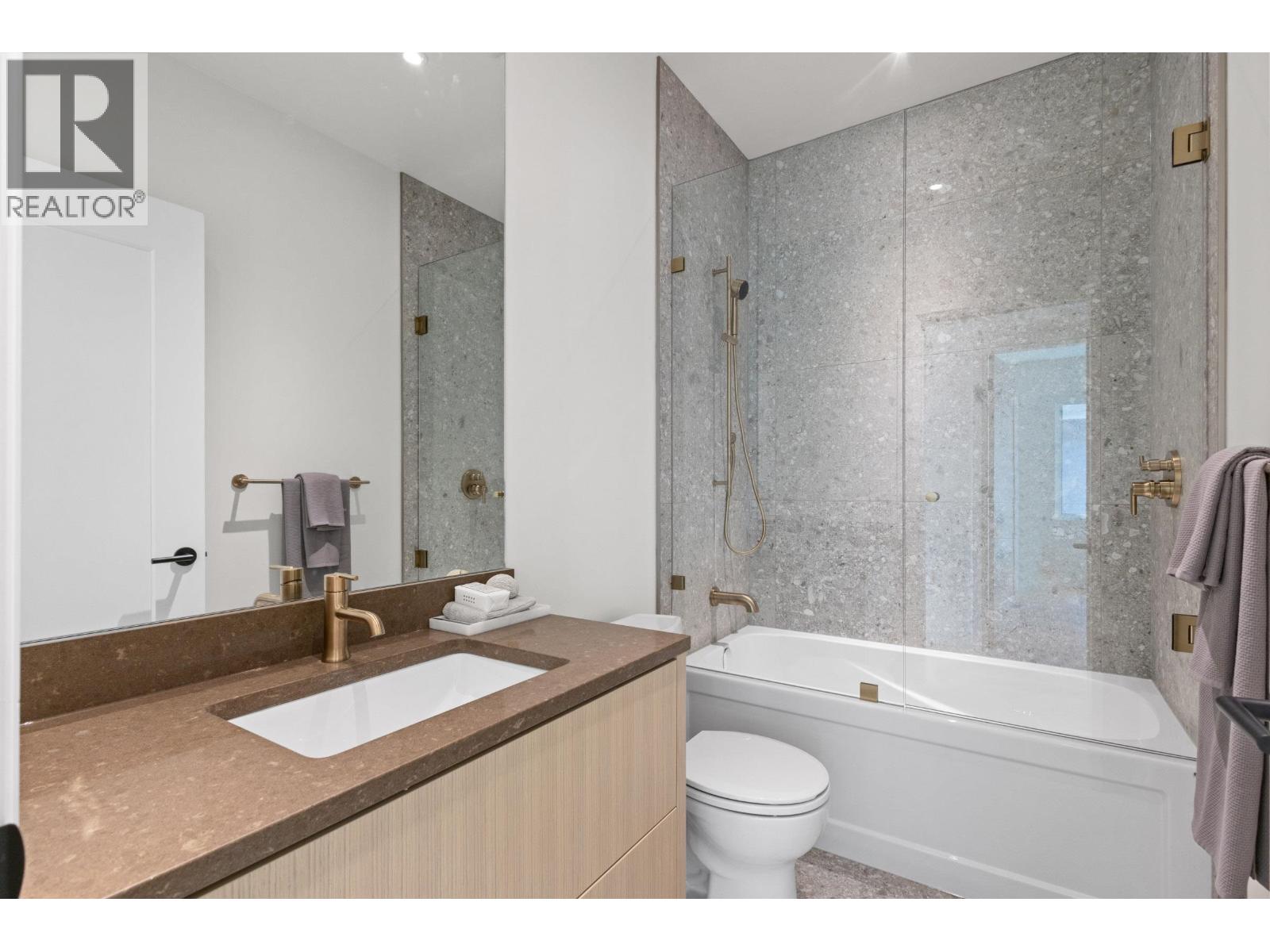 1 1243 E 27TH AVENUE, Vancouver