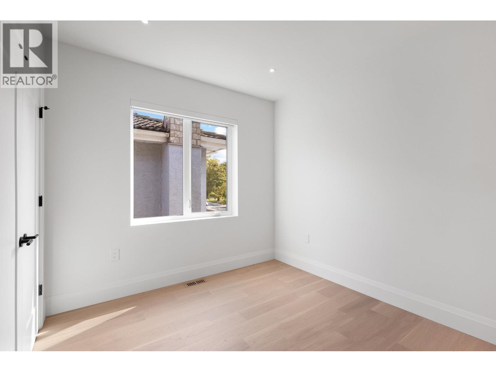 1 1243 E 27TH AVENUE, Vancouver