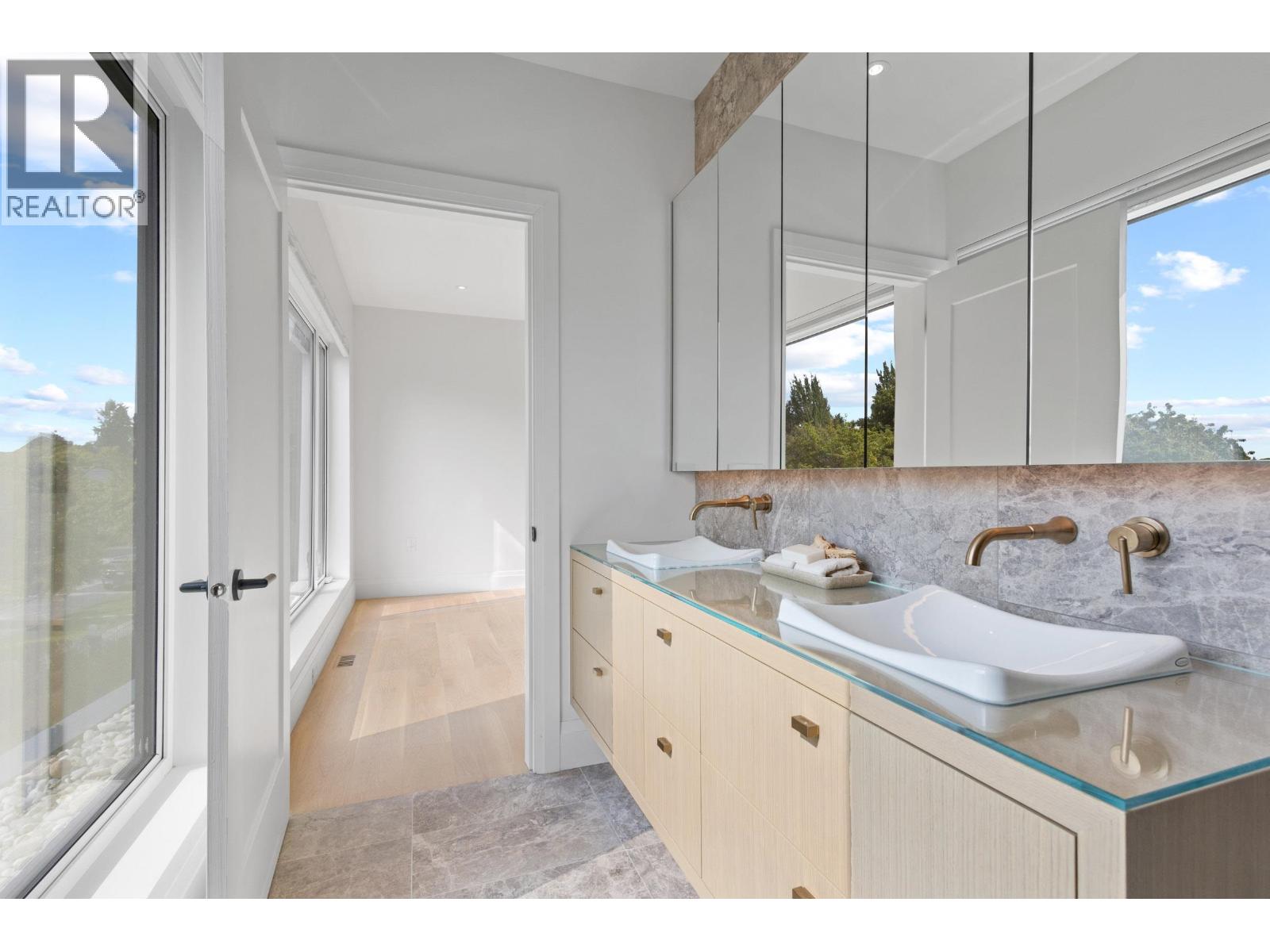 1 1243 E 27TH AVENUE, Vancouver