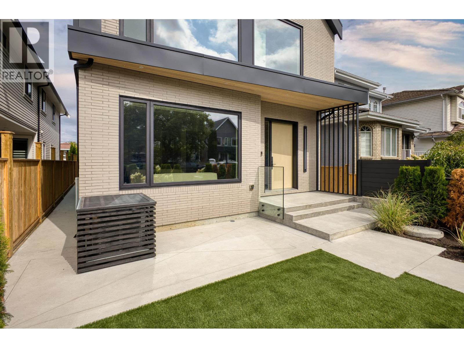 1 1243 E 27TH AVENUE, Vancouver