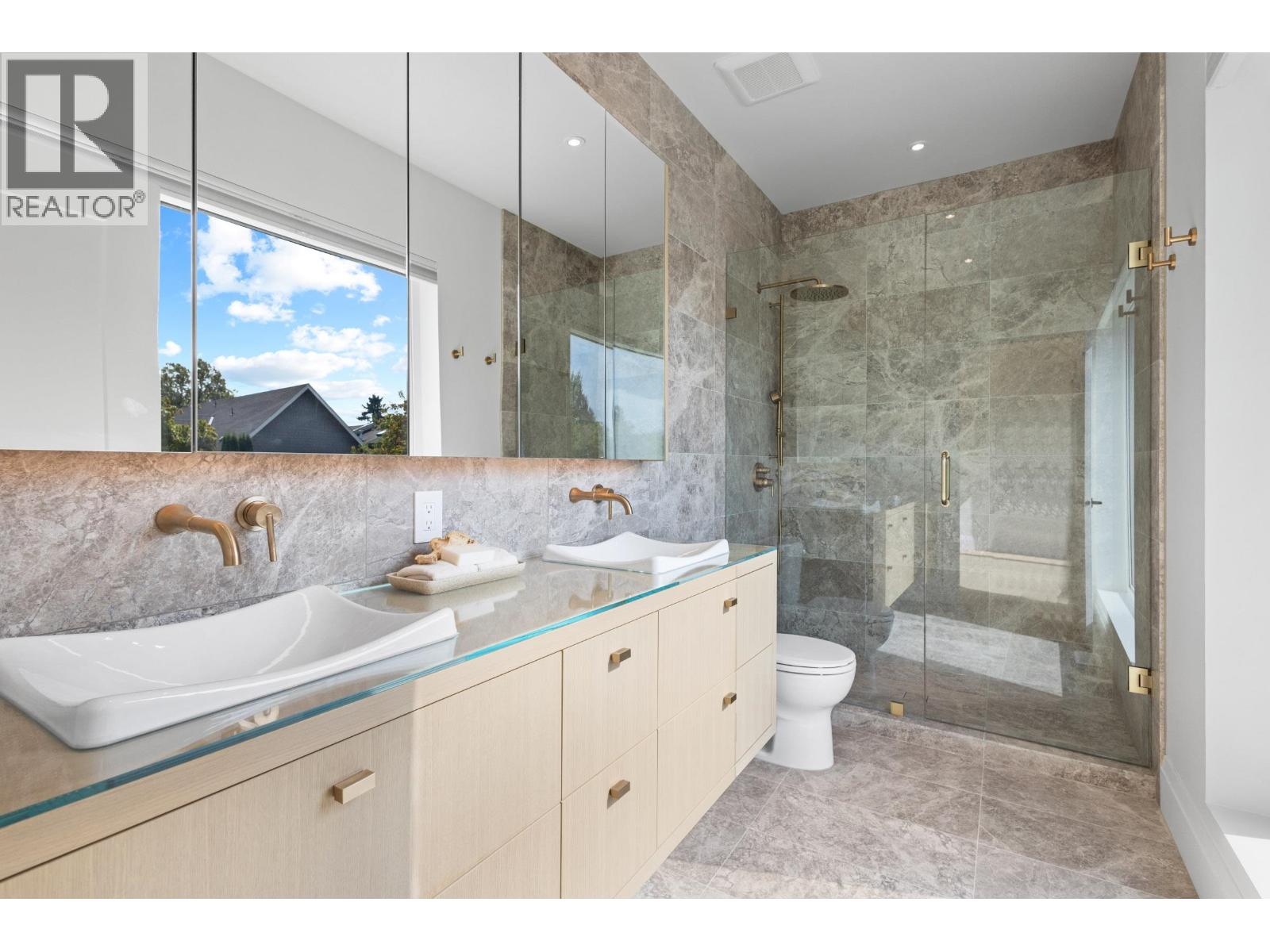 1 1243 E 27TH AVENUE, Vancouver