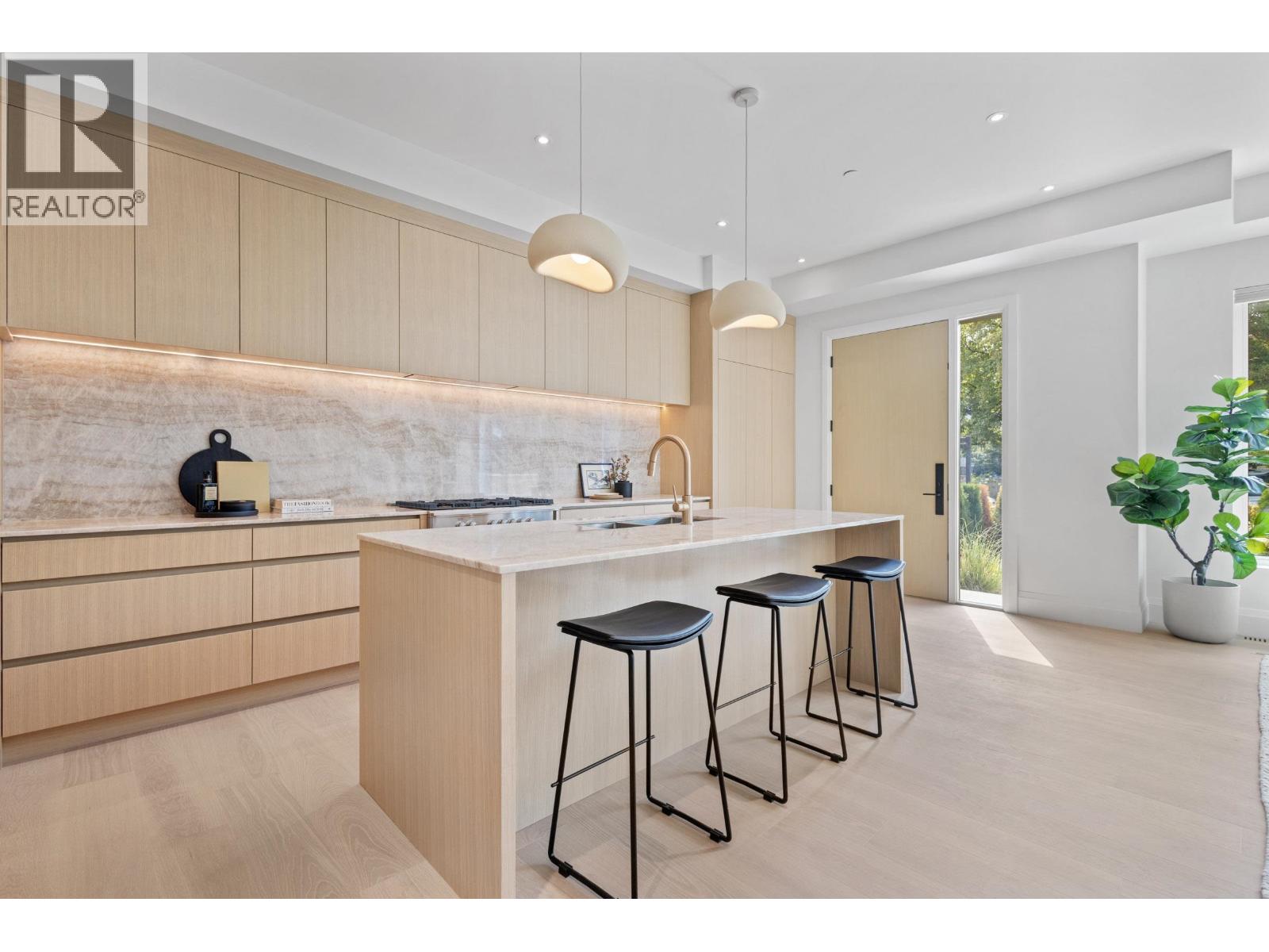 1 1243 E 27TH AVENUE, Vancouver