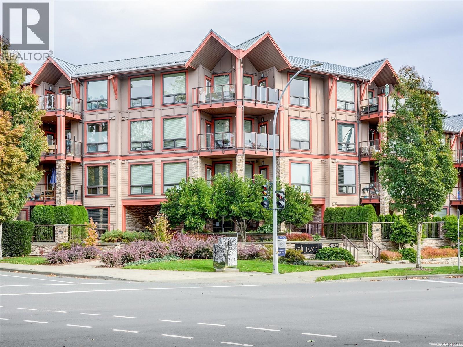 207 4529 West Saanich Road, Saanich