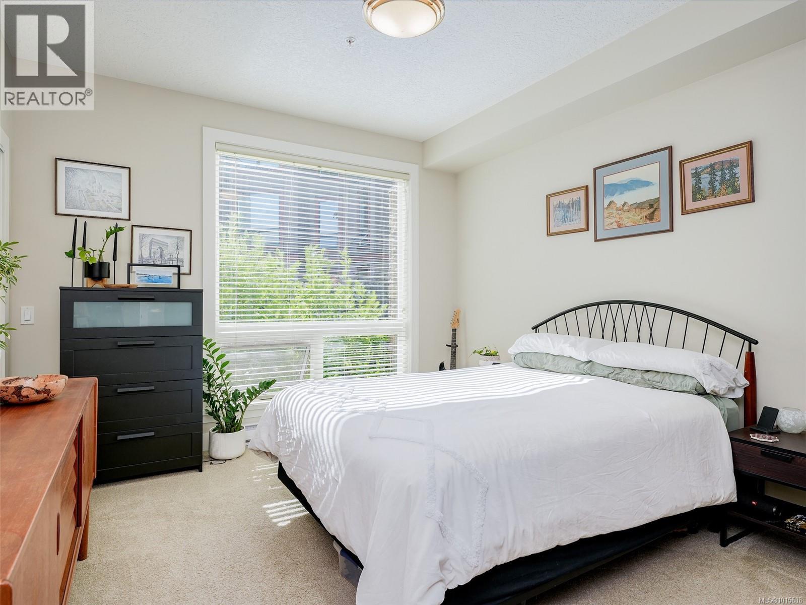 207 4529 West Saanich Road, Saanich