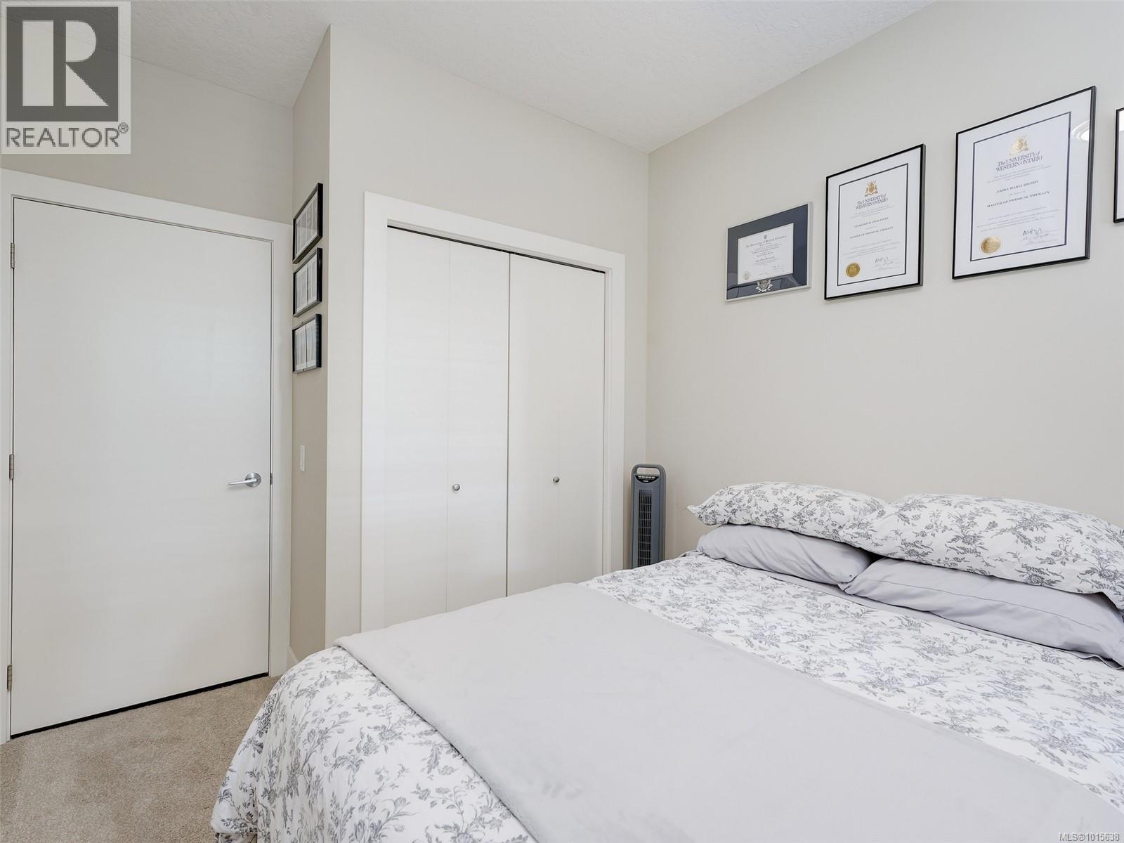 207 4529 West Saanich Road, Saanich
