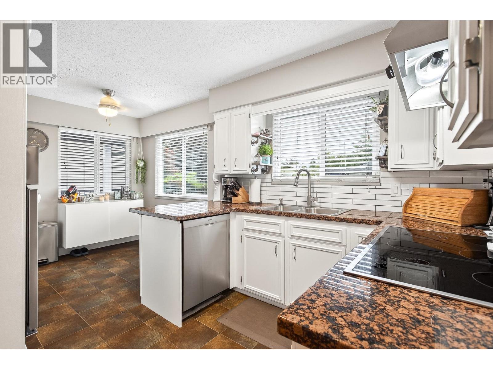 21910 WICKLOW WAY, Maple Ridge