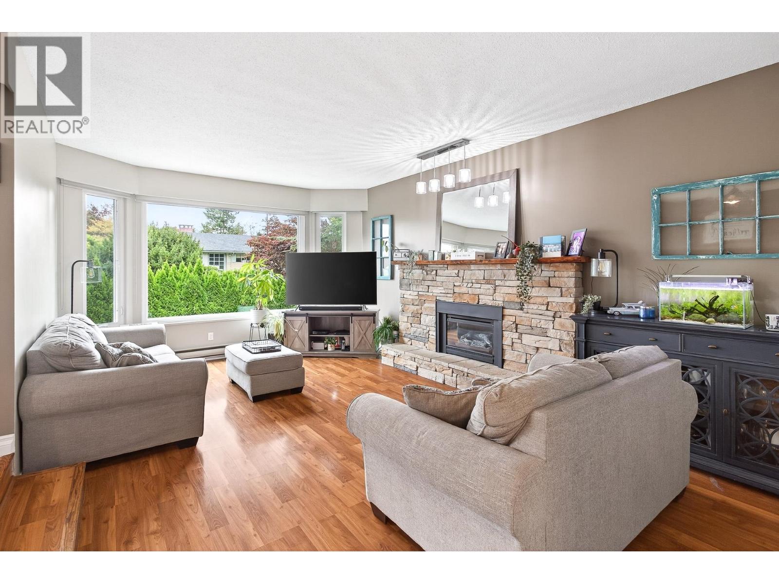 21910 WICKLOW WAY, Maple Ridge