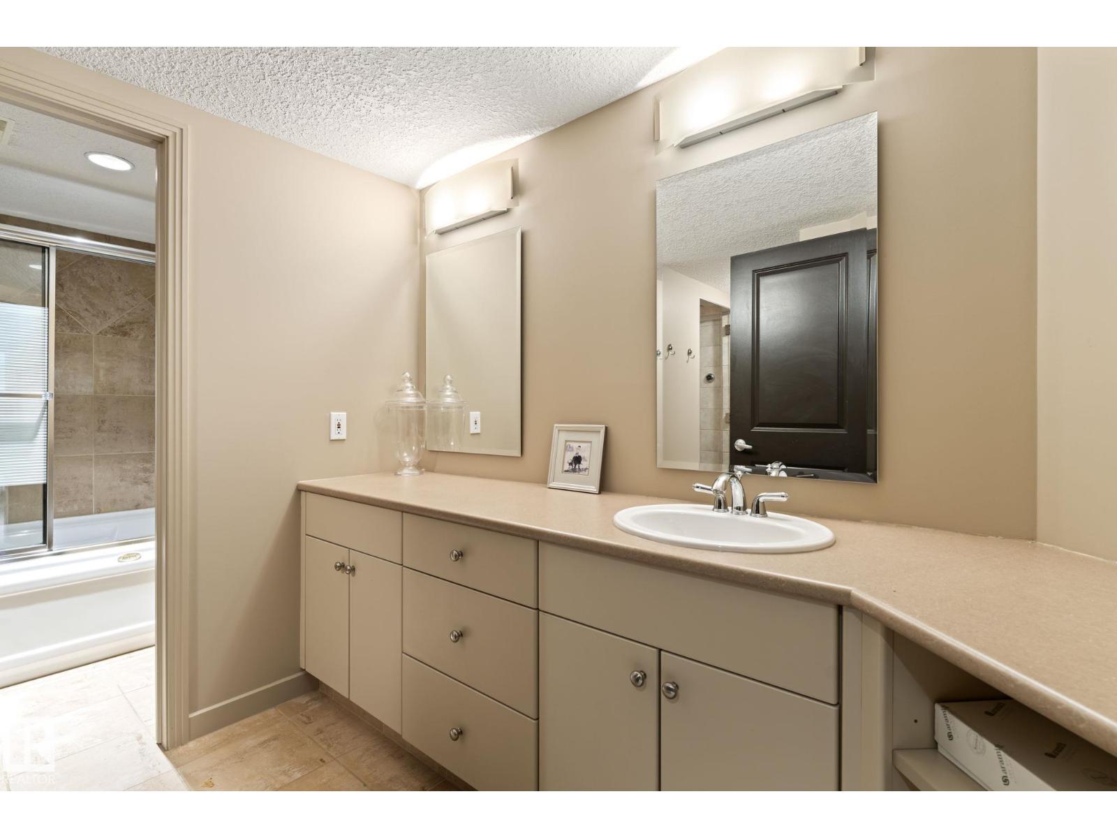 473 HEFFERNAN DR NW, Edmonton