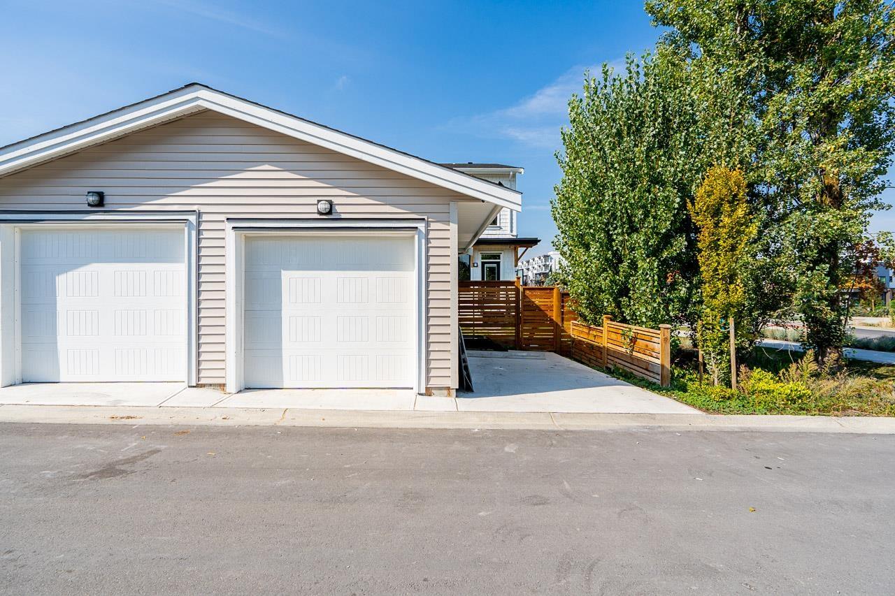 8194 201 STREET, Langley