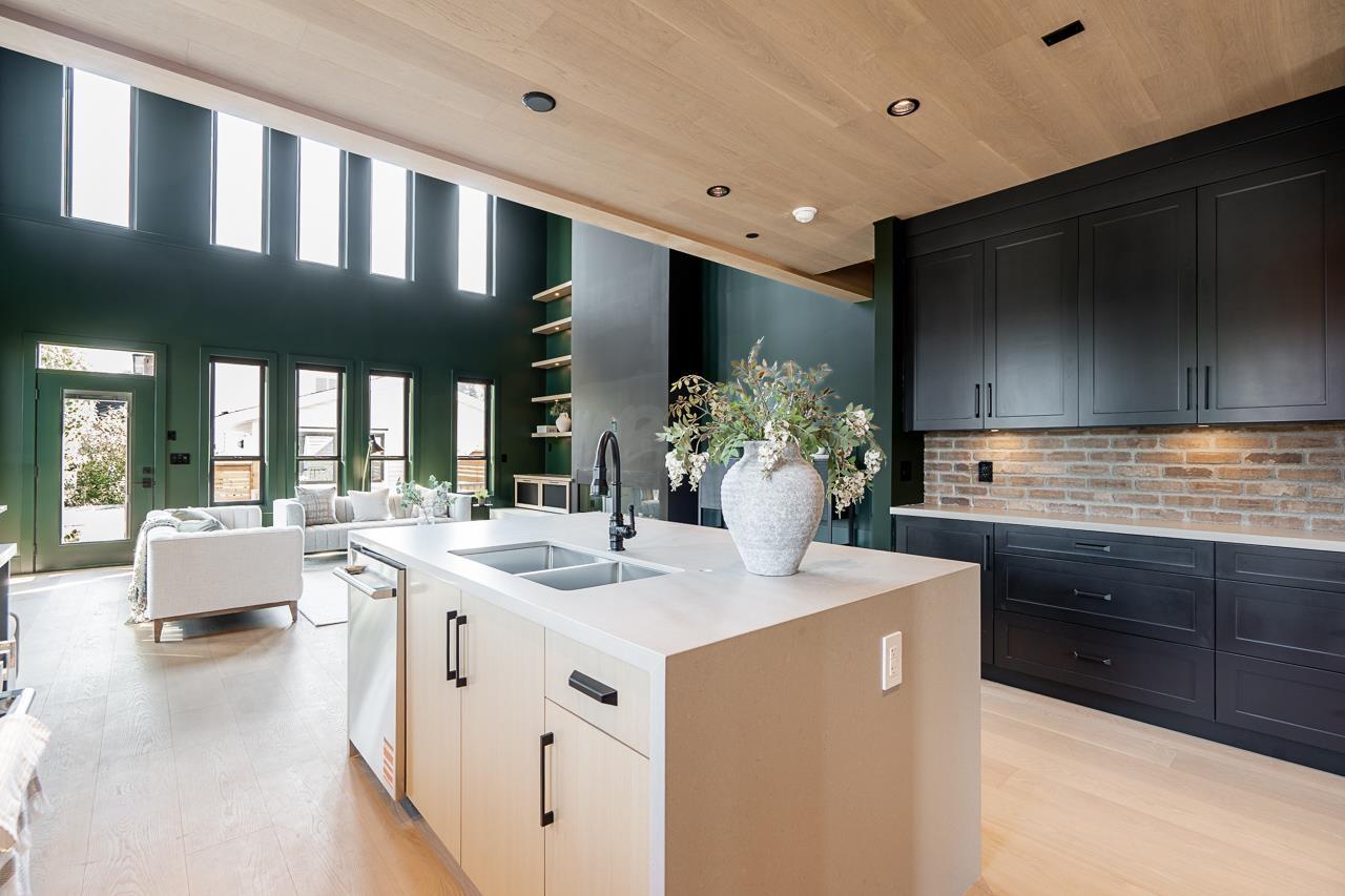 8194 201 STREET, Langley