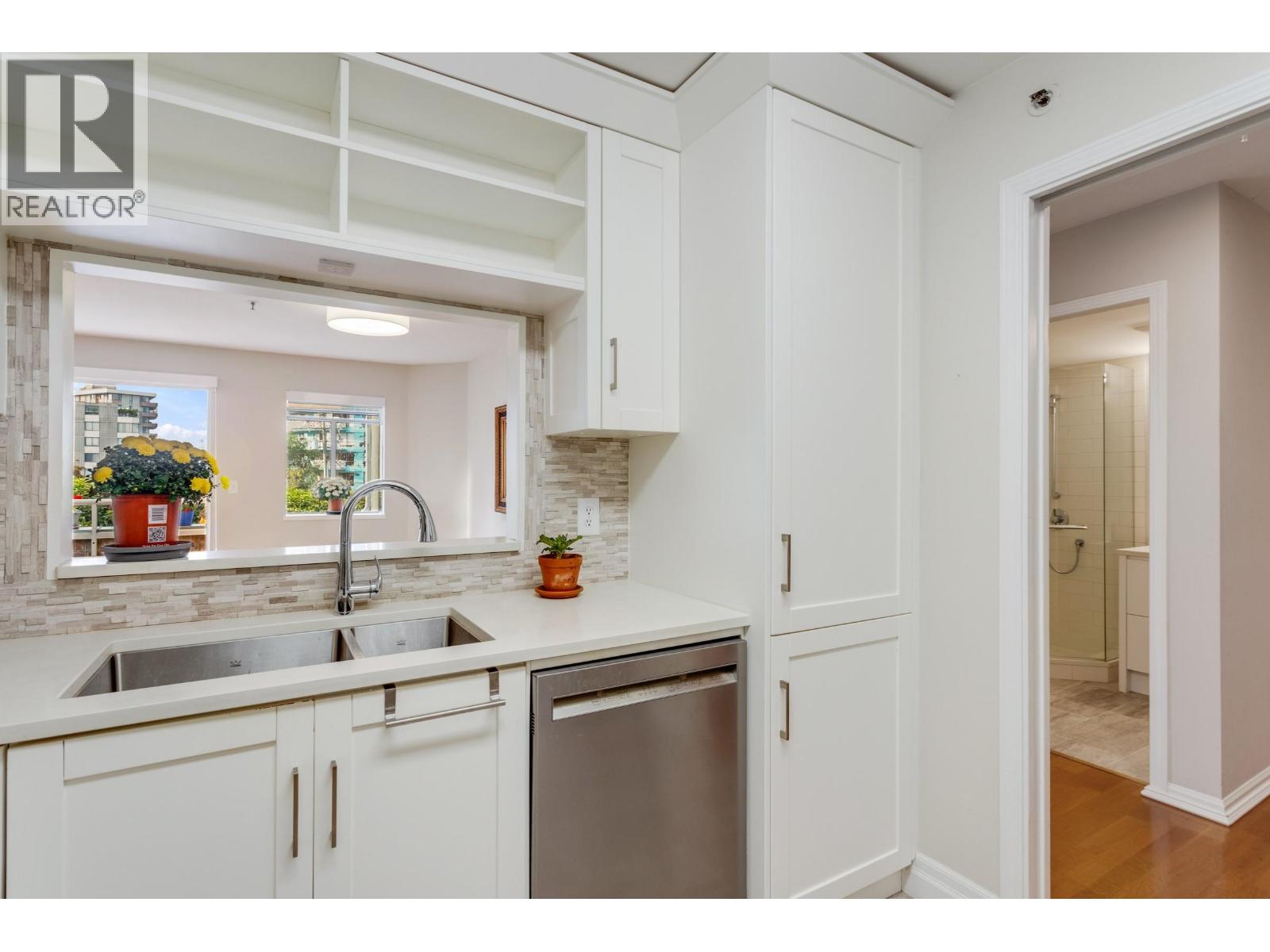 5 2150 MARINE DRIVE, West Vancouver