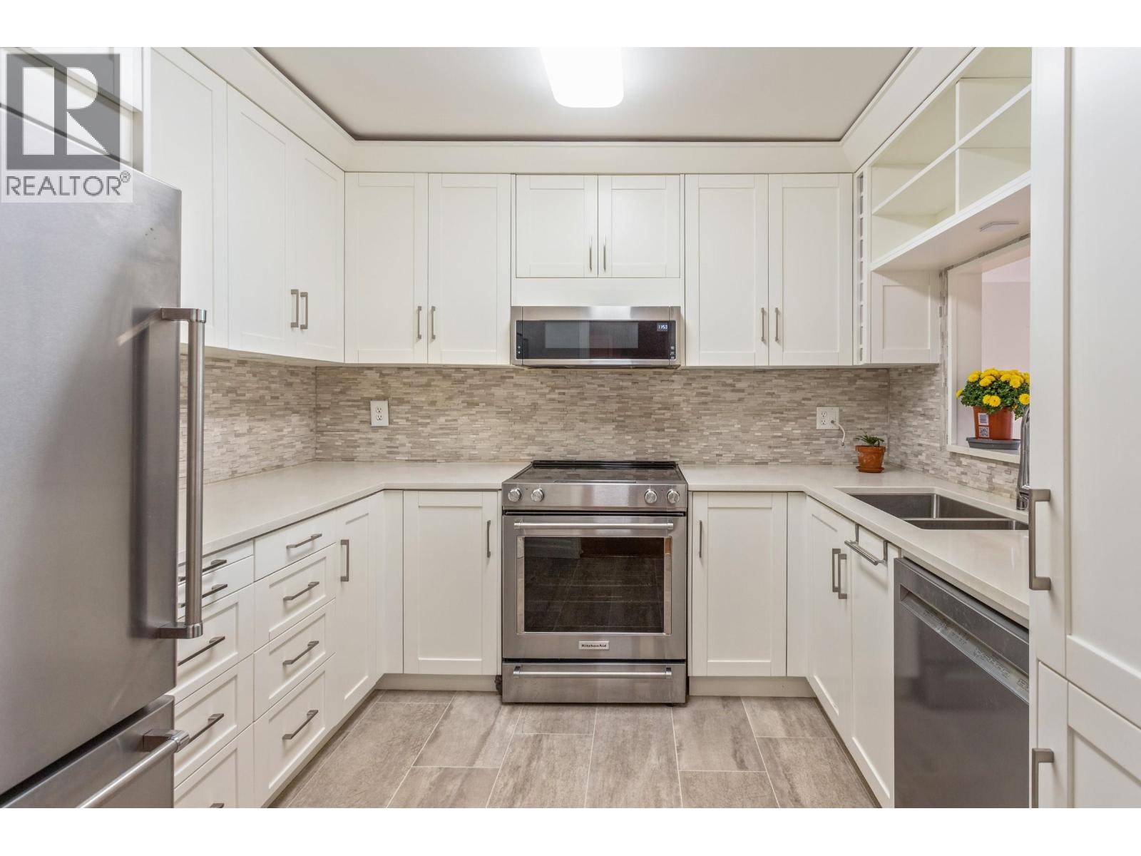 5 2150 MARINE DRIVE, West Vancouver