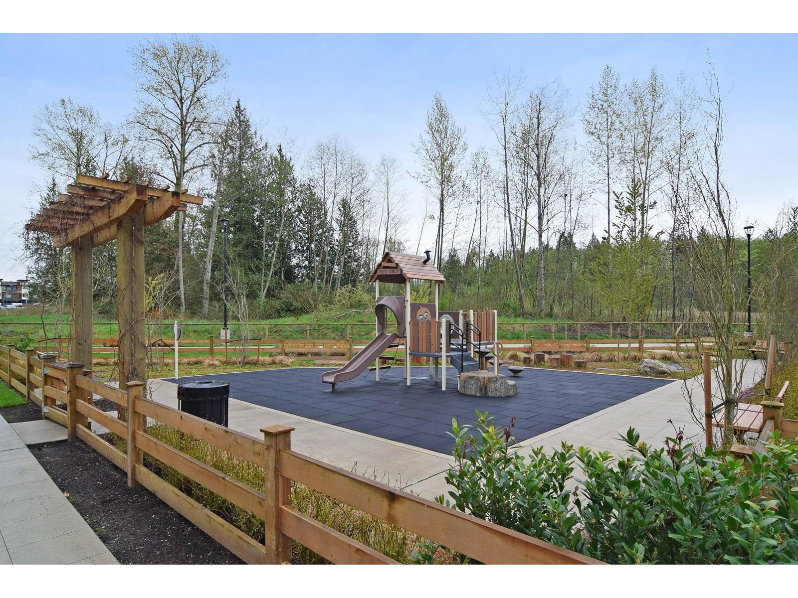 A414 20727 WILLOUGHBY TOWN CENTRE DRIVE, Langley