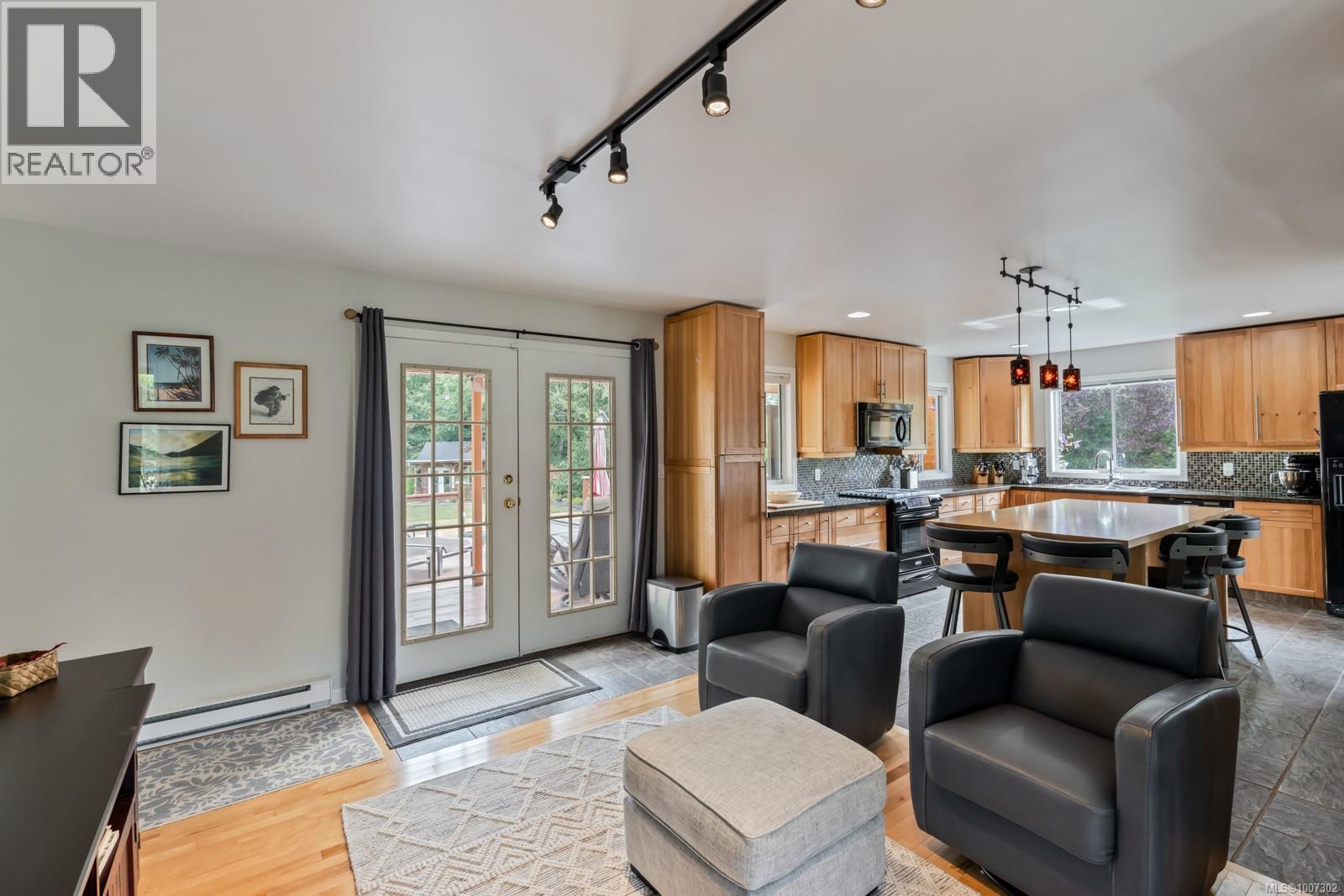  1571 Whiffin Spit Road, Sooke
