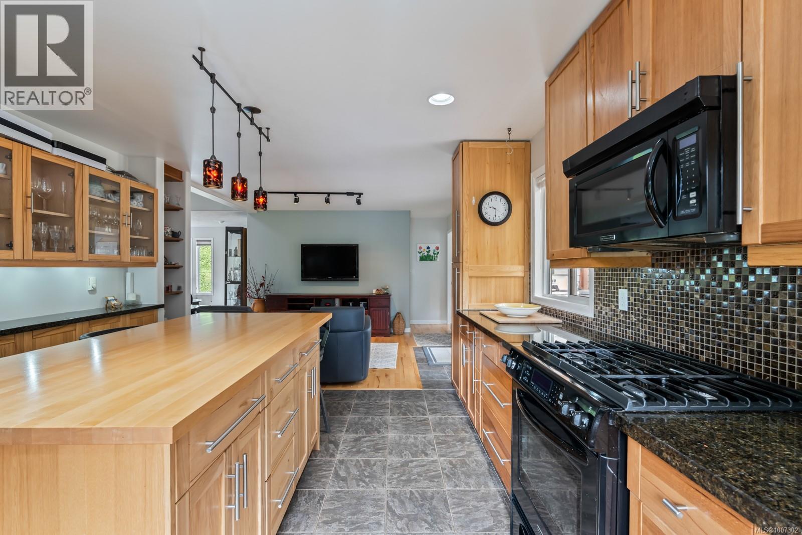  1571 Whiffin Spit Road, Sooke