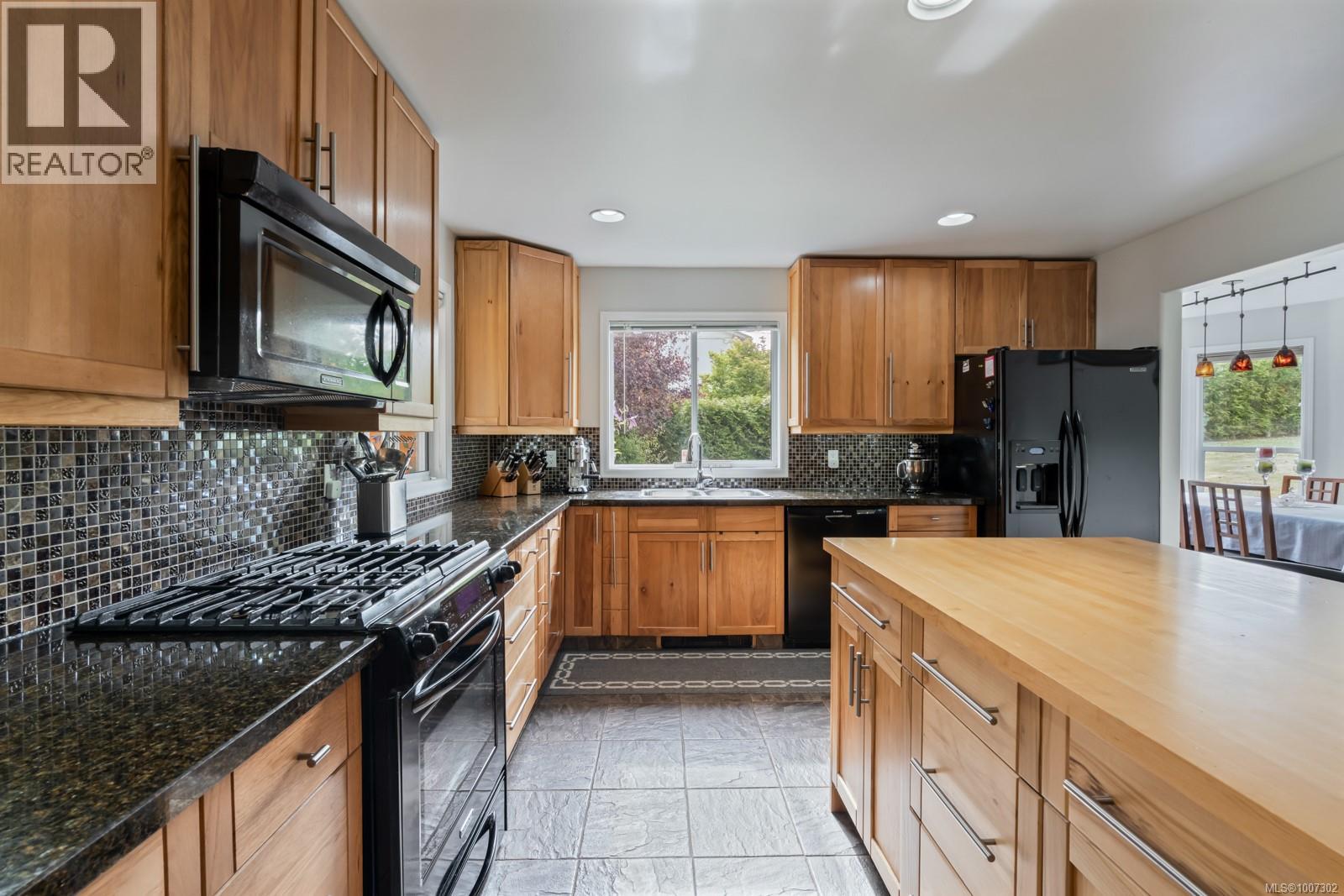  1571 Whiffin Spit Road, Sooke