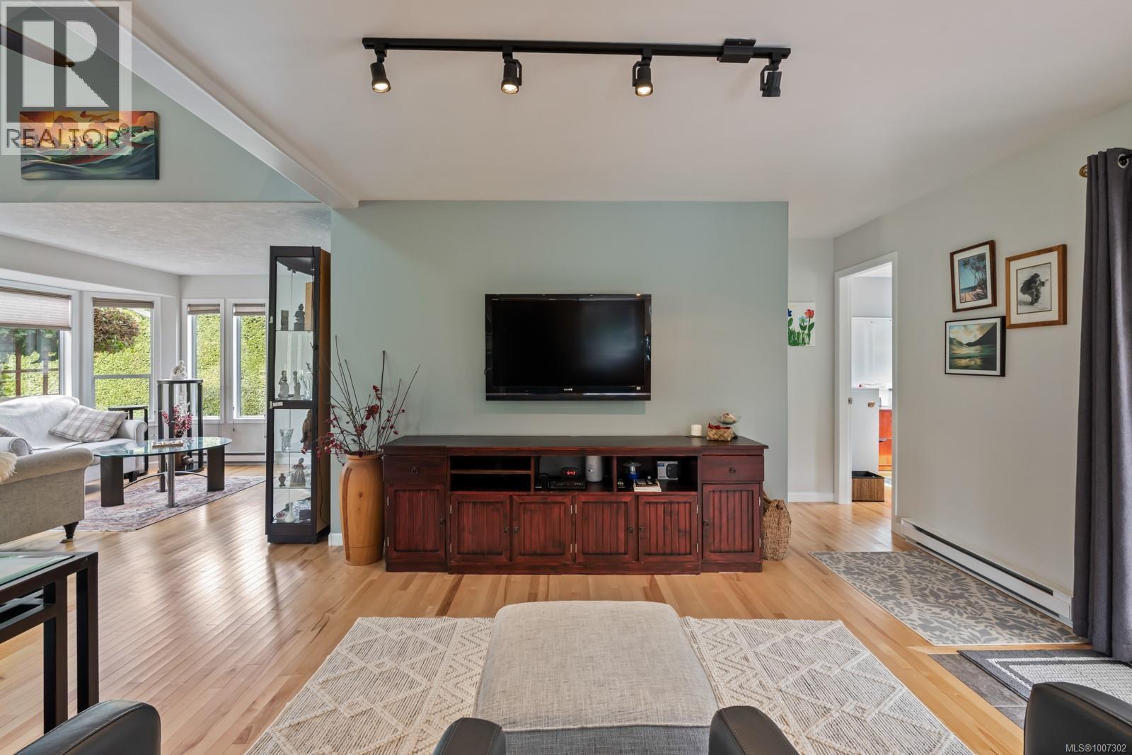  1571 Whiffin Spit Road, Sooke