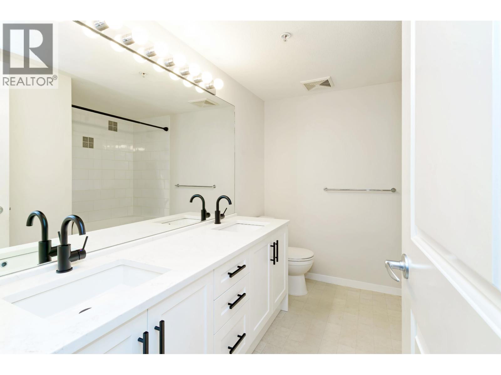 302 300 KLAHANIE DRIVE, Port Moody