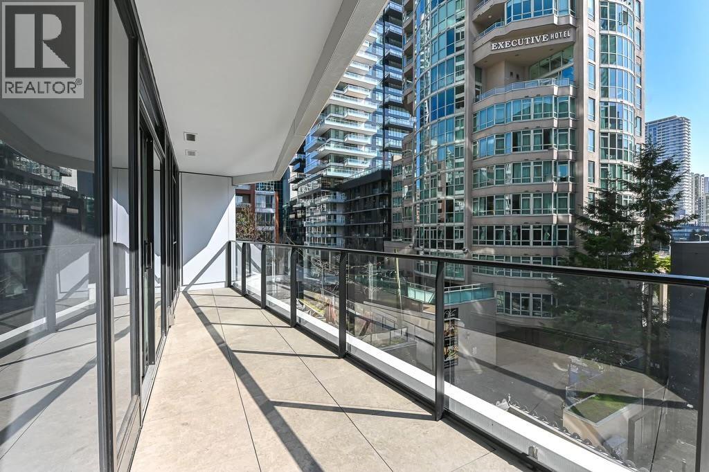 402 889 PACIFIC STREET, Vancouver