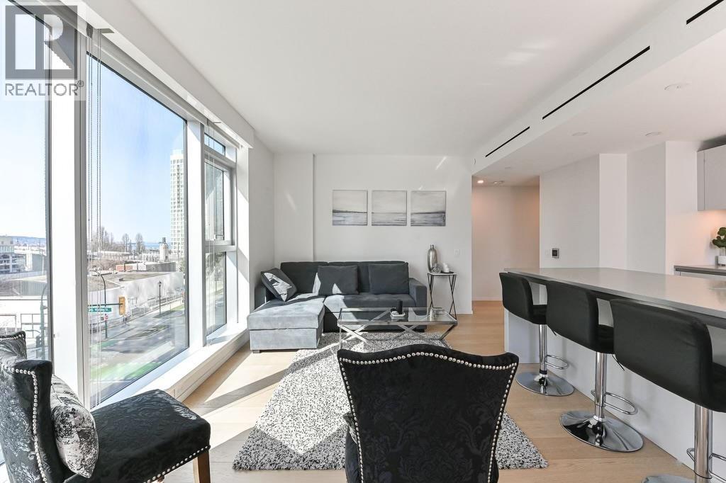 402 889 PACIFIC STREET, Vancouver