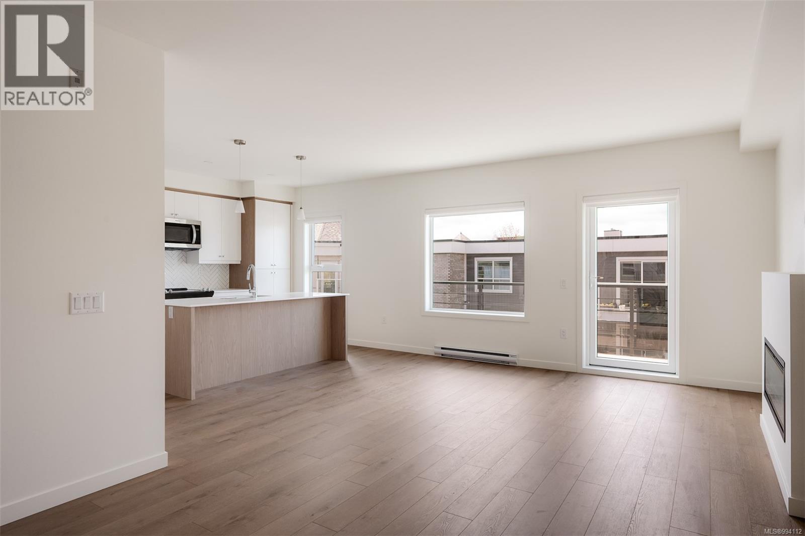 202 9716 Third Street, Sidney