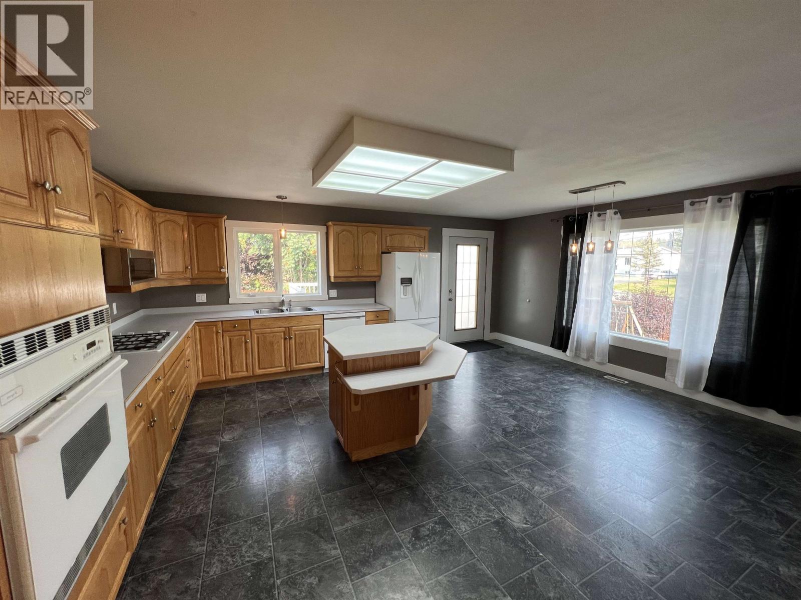 3912 COTTONWOOD ROAD, Fort Nelson