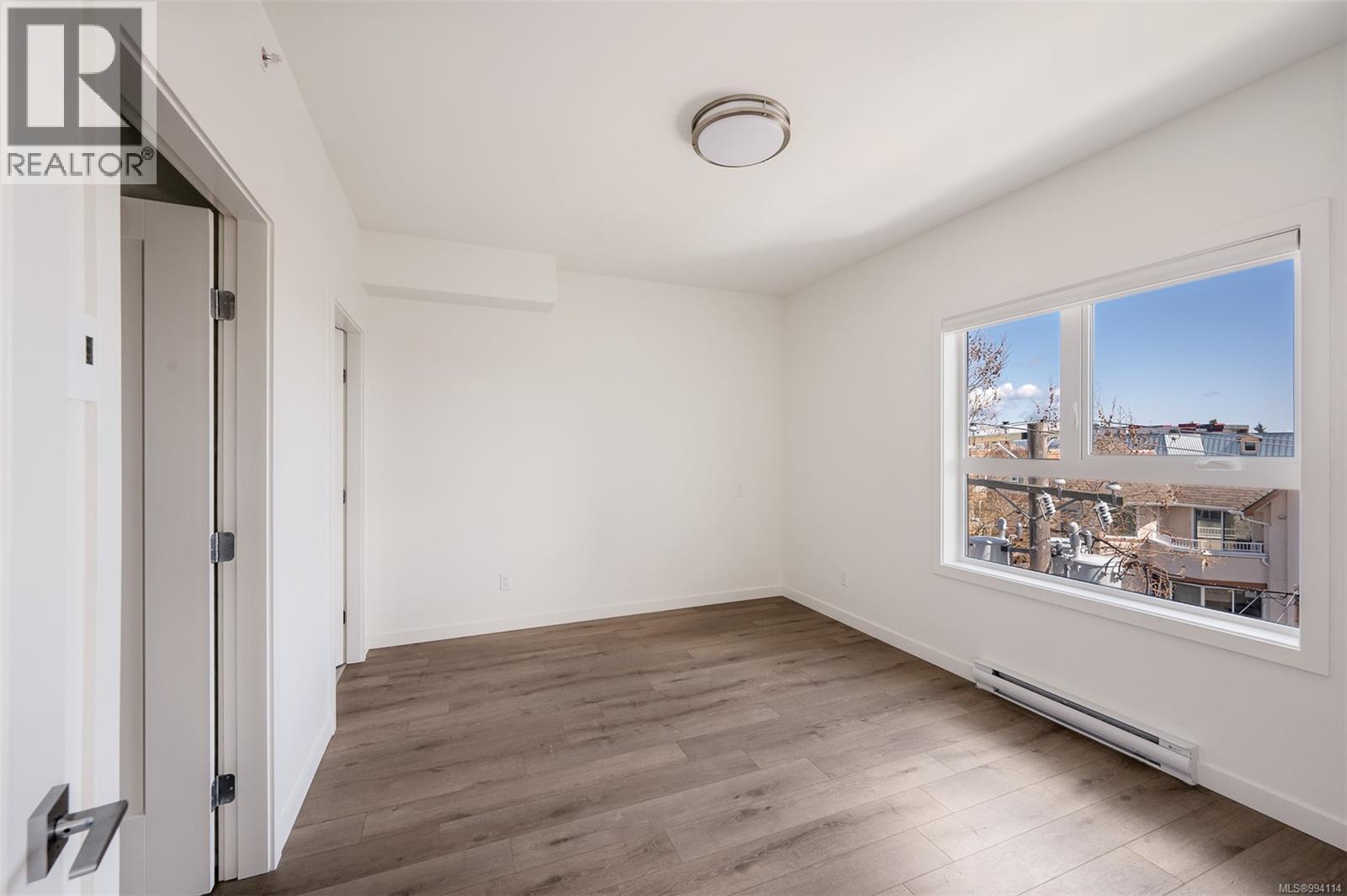 401 9716 Third Street, Sidney