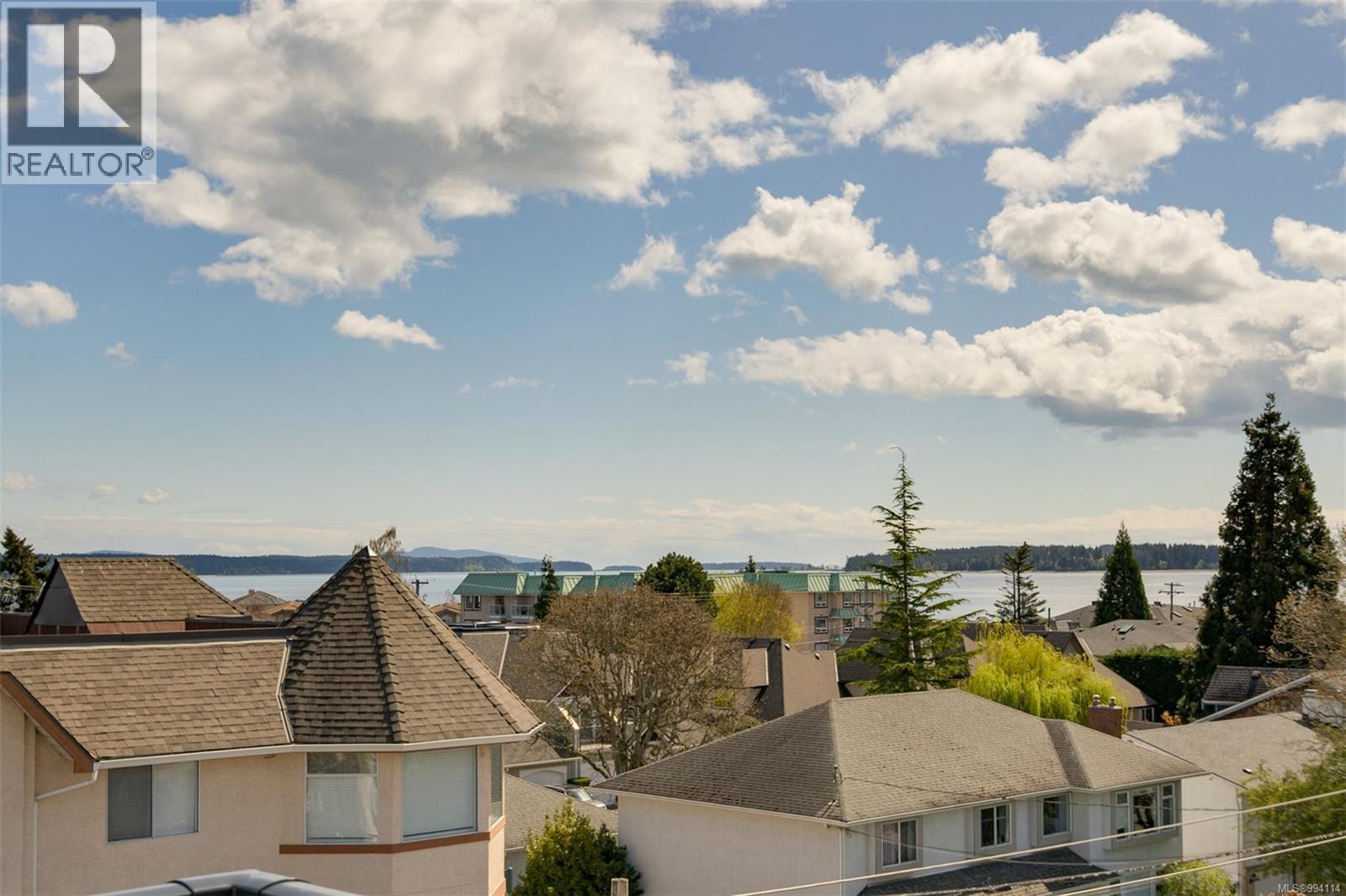 401 9716 Third Street, Sidney