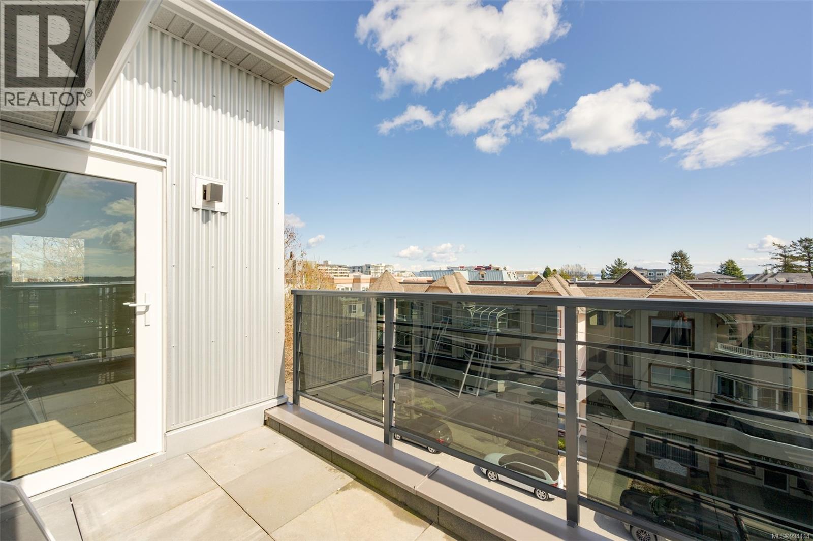 401 9716 Third Street, Sidney