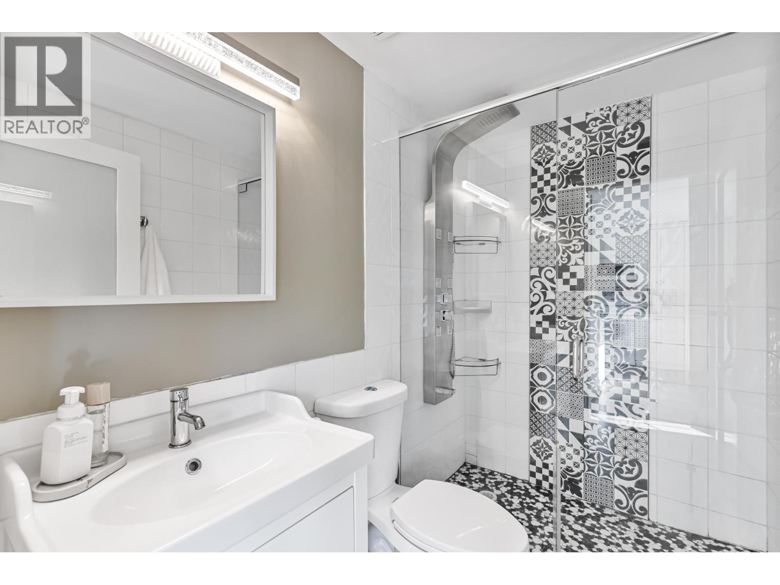 301 20675 118 AVENUE, Maple Ridge