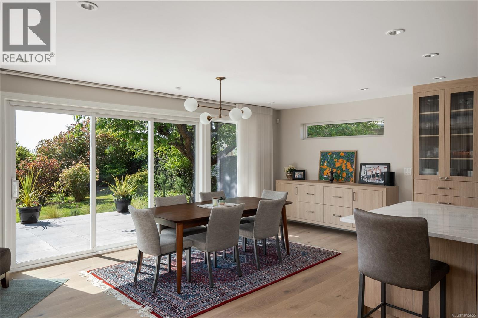  3819 Beachview Place, Saanich