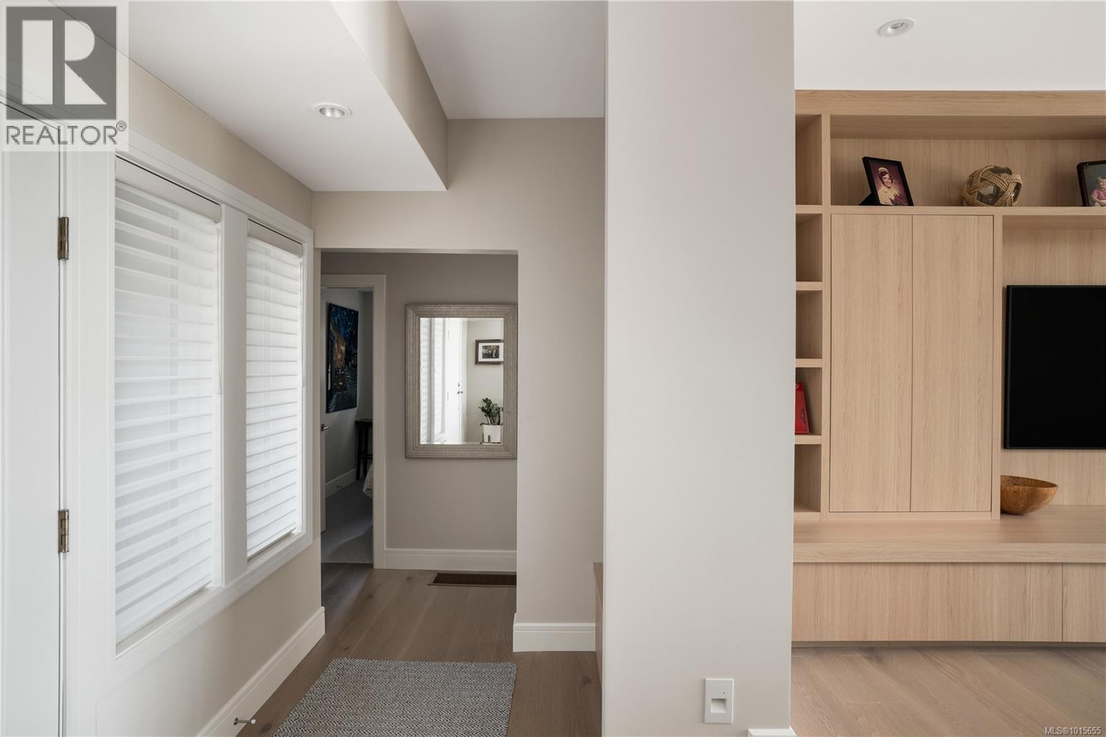  3819 Beachview Place, Saanich