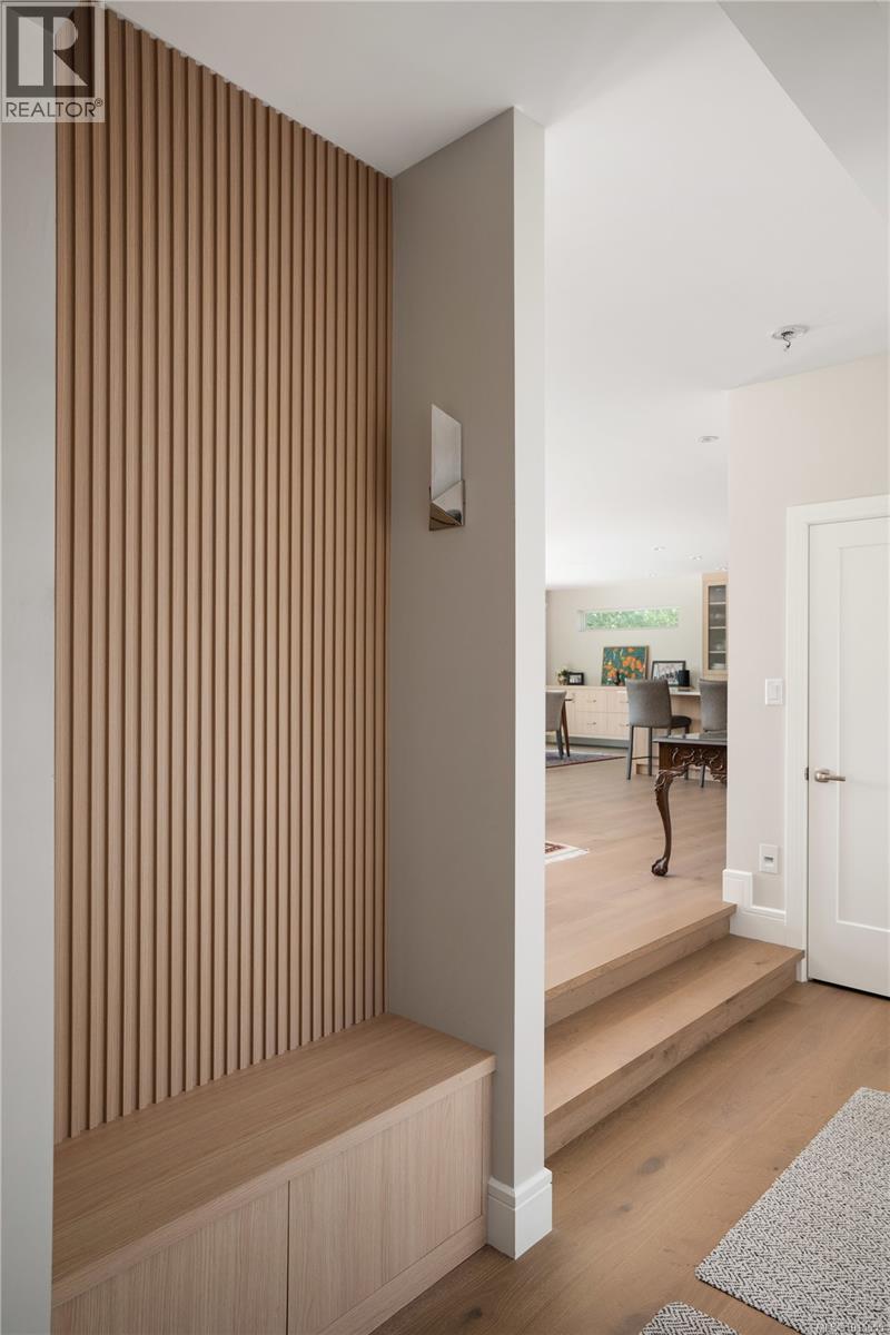  3819 Beachview Place, Saanich