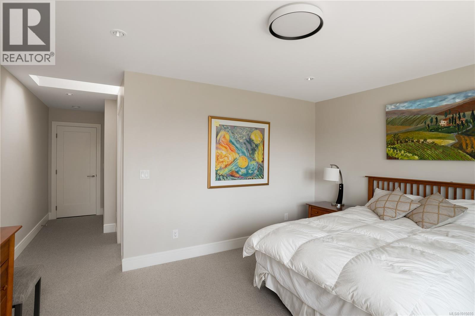  3819 Beachview Place, Saanich