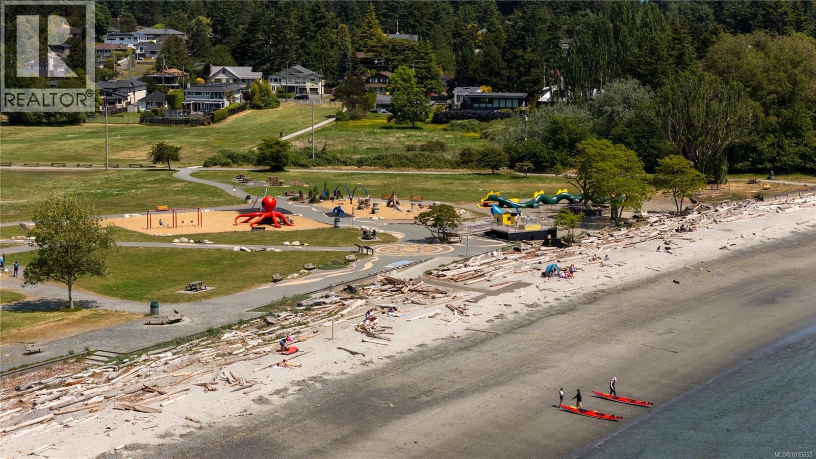  3819 Beachview Place, Saanich