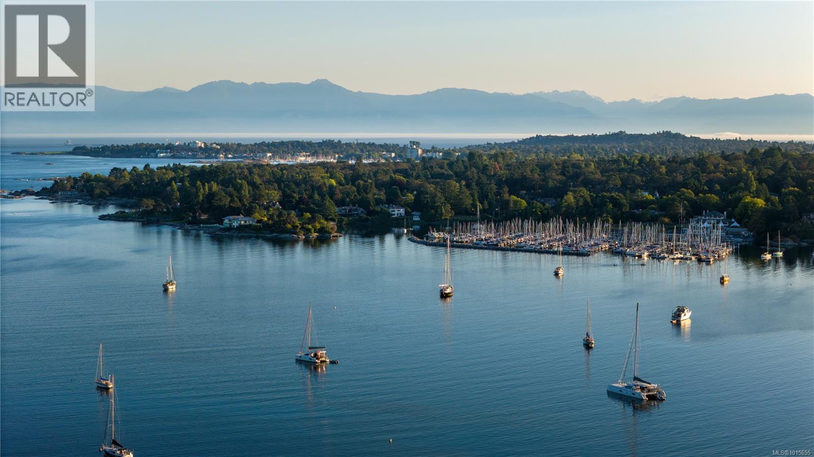  3819 Beachview Place, Saanich