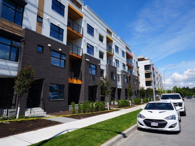 509 163 175A STREET - Photo 2 of 22, Surrey, British Columbia