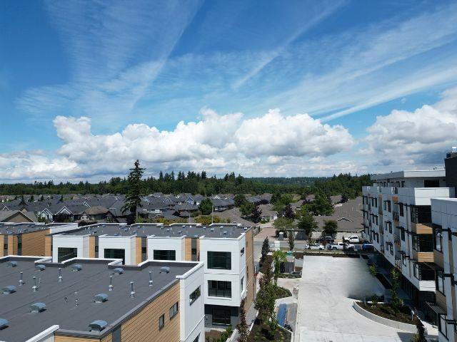 509 163 175A STREET - Photo 3 of 22, Surrey, British Columbia